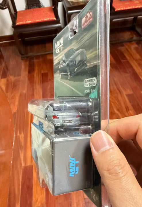 MINI GT 351 Bentley Flying Spur Silver MiJo Chase 1:64 Diecast
