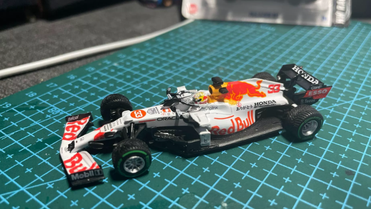 MINI GT 1/64 680 Red Bull RB16B White Livery Verstappen Turkish GP