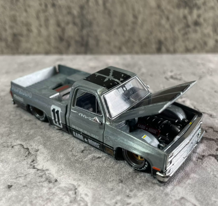 MINI GT Kaido House Chevy Silverado Weathered Gray Chase 1:64 Diecast