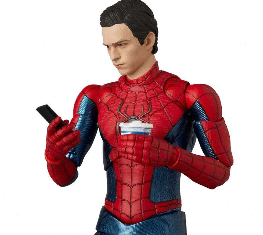 MAFEX No.262 Spider-Man No Way Home New Red Blue Suit
