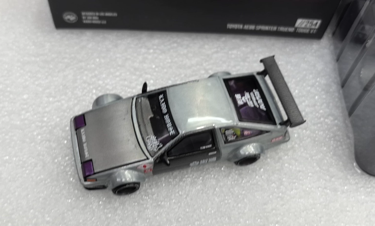 Kaido House Mini GT 1/64 Toyota AE86 Sprinter Trueno Touge V1 Raw Chase