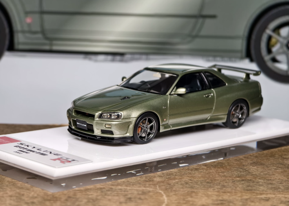 Make Up 1/43 Nissan Skyline GT-R R34 V-spec II Nur Millennium Jade EM372A