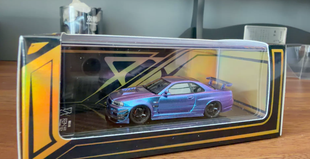 404ERROR 1/64 Nissan Skyline GT-R R34 Chameleon Blue Purple
