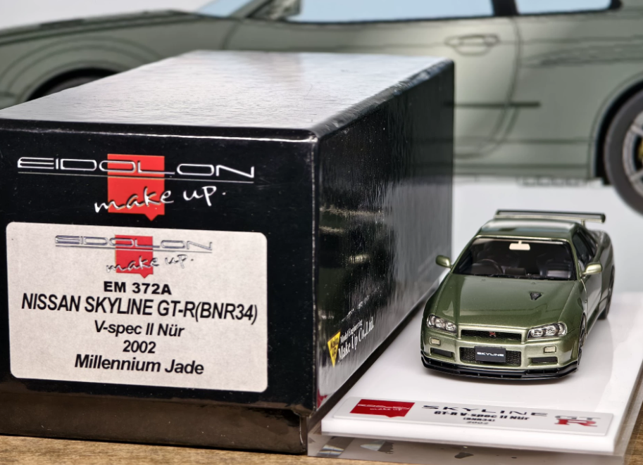 Make Up 1/43 Nissan Skyline GT-R R34 V-spec II Nur Millennium Jade EM372A
