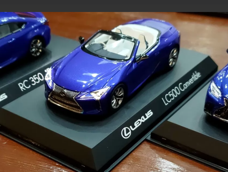 Kyosho 1/43 Lexus LC500 Convertible Blue Diecast Model
