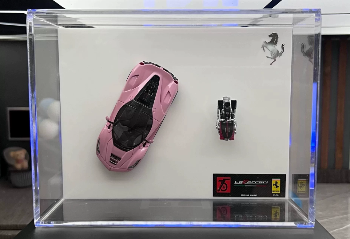 DMH 1/64 Ferrari LaFerrari Deluxe Pink Edition