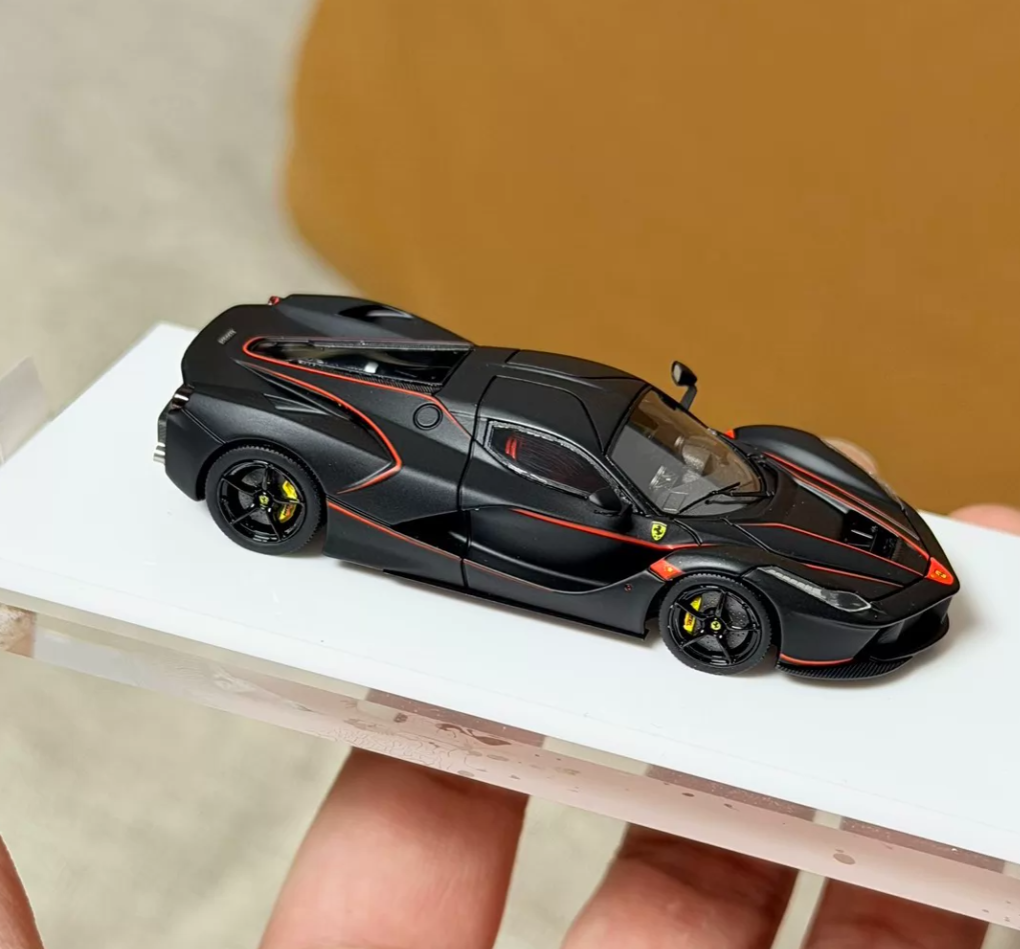 DMH 1/64 Ferrari LaFerrari Matte Black Italian Flag Livery
