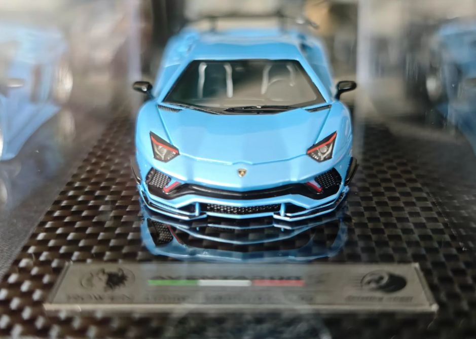 RW 1:64 Lamborghini Aventador S Ice Blue Resin Limited 199