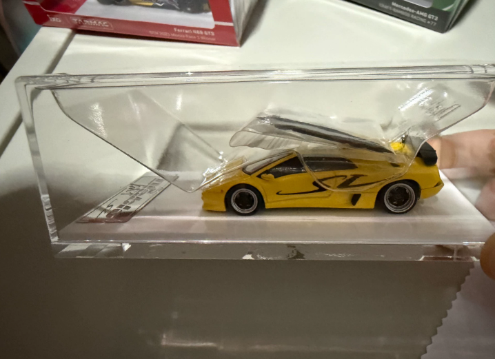 Micro Turbo 1/64 Lamborghini Diablo SV Metallic Yellow