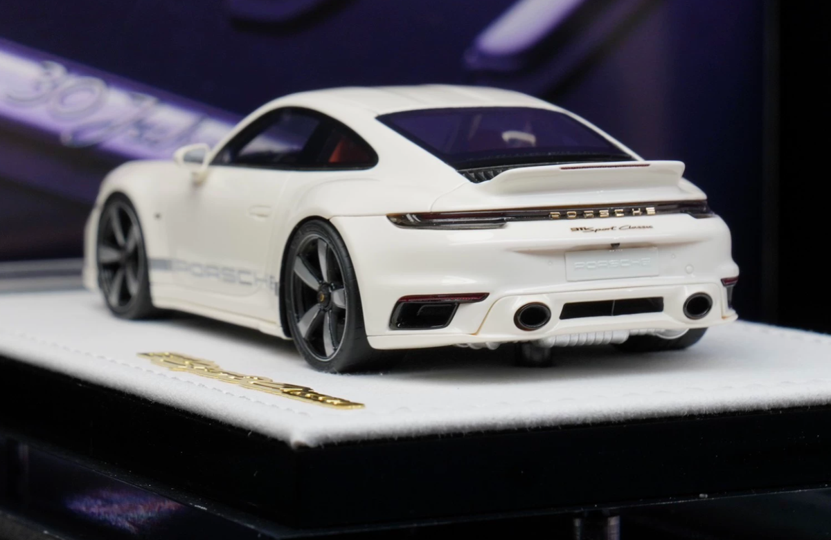 Locarno Model 1/43 Porsche 911 992 Sport Classic Milk White