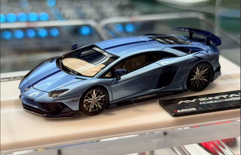 TARDIS 1/64 Lamborghini Aventador SVJ Sky Blue Alloy Model