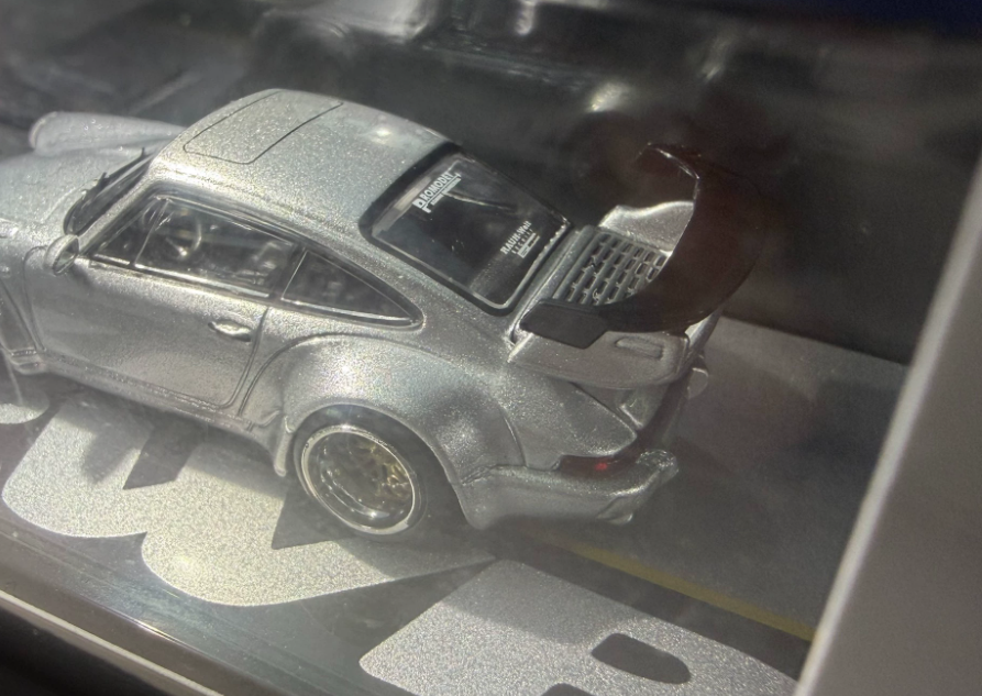 Tarmac Works 1/64 Porsche 911 964 RWB RAUH-Welt Silver Model
