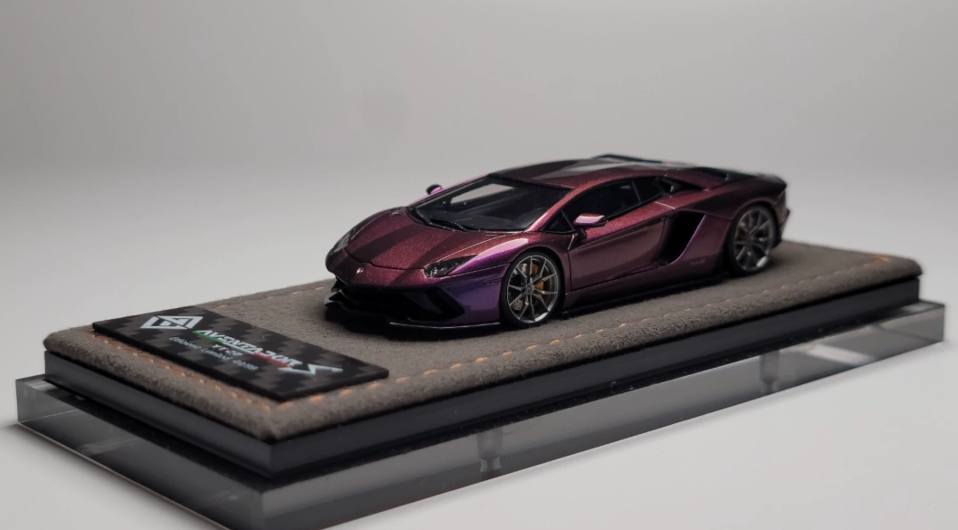 GW 1/64 Lamborghini Aventador S Iridescent Purple 740 Model