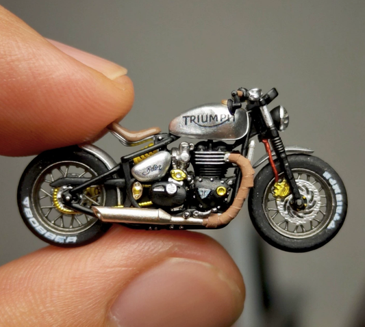 1/64 Triumph Bobber Brushed Silver Custom Model