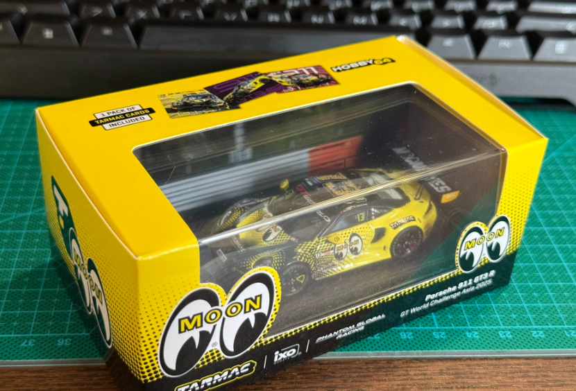 Tarmac Works 1/64 Porsche 911 GT3 R Mooneyes PGR 13