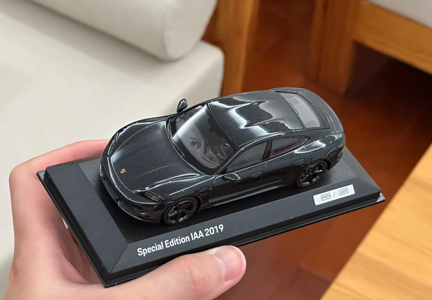 Minichamps 1:43 Porsche Taycan Turbo S IAA 2019 Special Ed Volcanic Grey