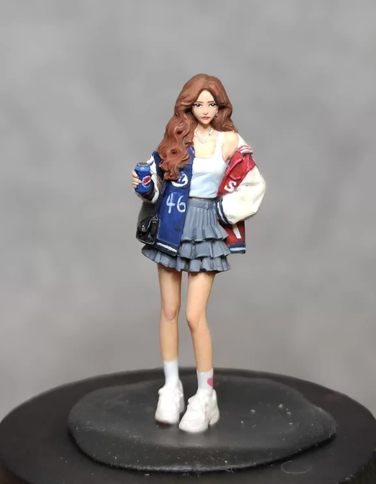 1/64 Urban Street Style Female Figure for Model Cars
