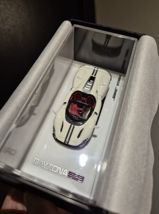SUHE 1:64 Ferrari Daytona SP3 White w/ Red Interior Resin Model