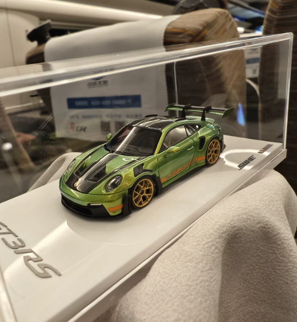SUHE 1:64 Porsche 992 GT3 RS HEC Beijing Exclusive
