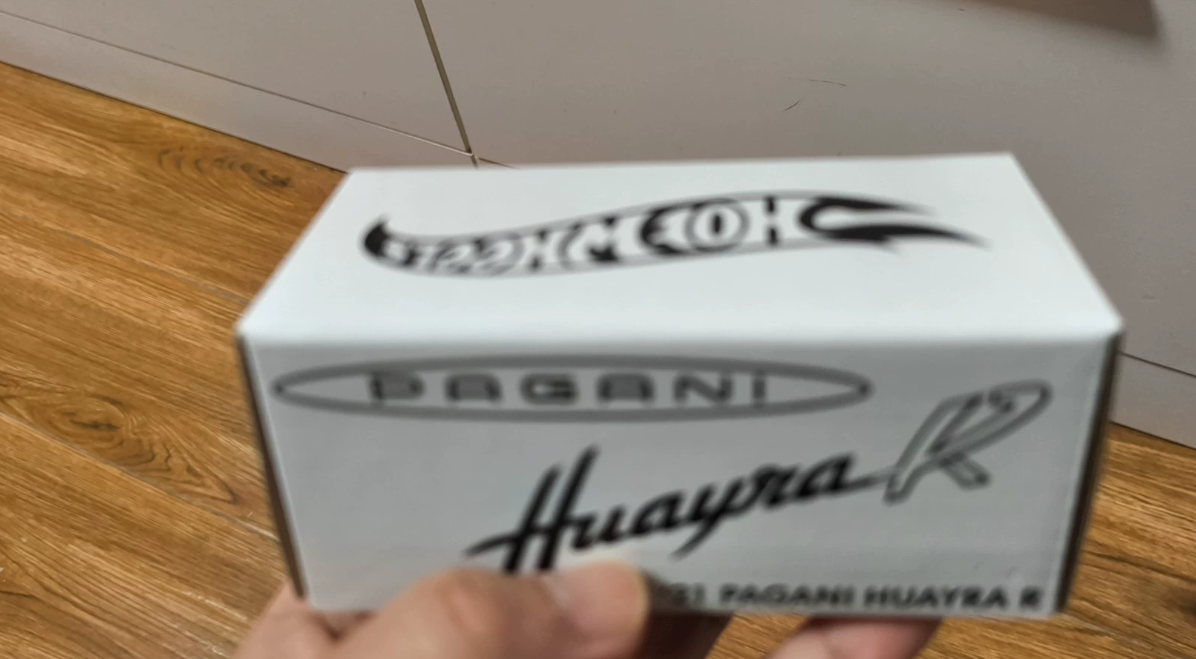 Hot Wheels 21 Pagani Huayra R Black 1/64 Diecast Convention Edition
