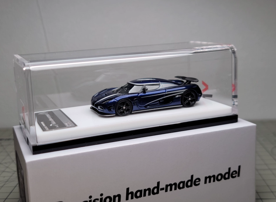 VMB 1/64 Koenigsegg Agera R Full Carbon Blue Resin Model