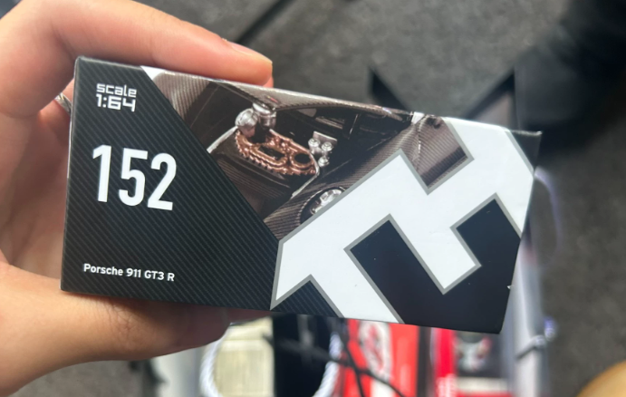 Trends Hobby 1/64 Porsche 911 GT3 R Carbon Fiber Foshan APA