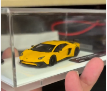 Tardis 1/64 Lamborghini Aventador LP750-4 SV Original Yellow