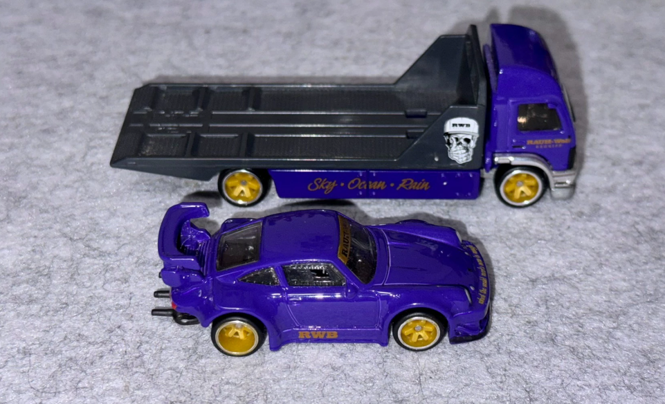 Hot Wheels 1/64 Team Transport RWB Porsche 930 Aero Lift