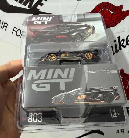 MINI GT 803 Lamborghini Aventador SVJ 63 Roadster Chase