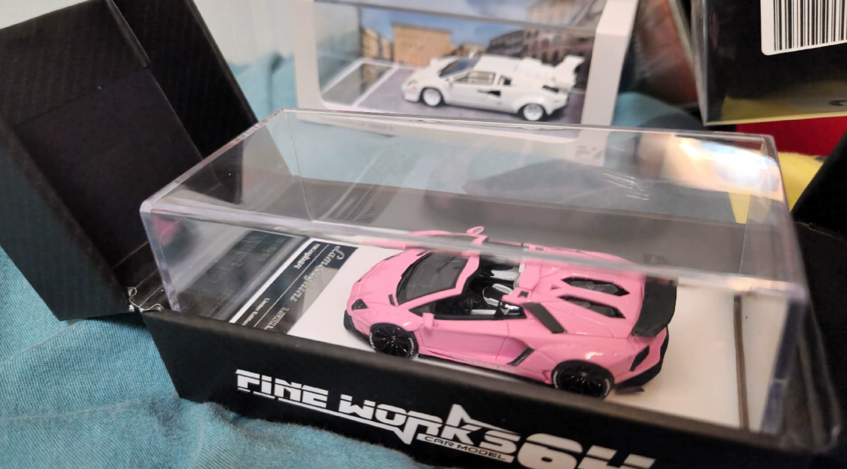 Fine Works 1/64 LB Widebody Lamborghini LP700 Roadster Luminous Pink