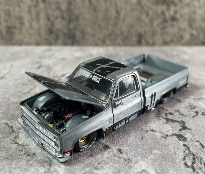 MINI GT Kaido House Chevy Silverado Weathered Gray Chase 1:64 Diecast