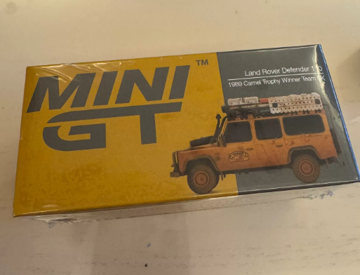 MINI GT 221 Land Rover Defender 110 1989 Camel Trophy Muddy 1/64
