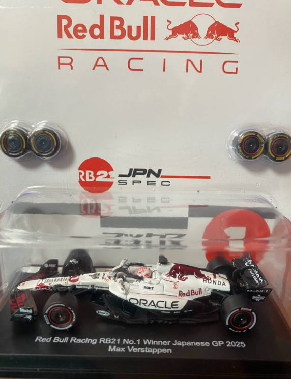 Spark 1:64 Red Bull RB21 Japanese GP Winner Max Verstappen Limited Edition