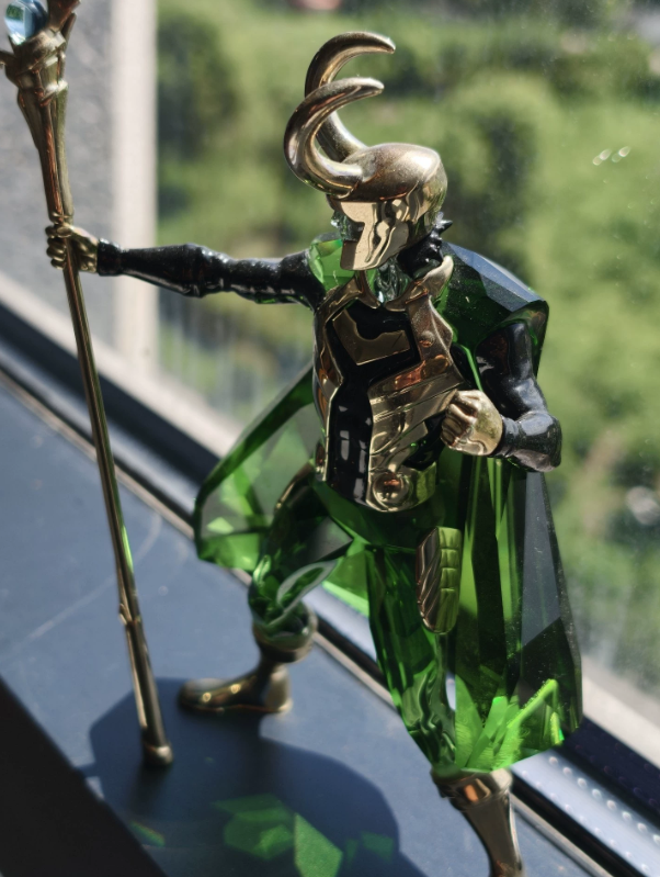 Swarovski Marvel Loki Crystal Figurine 5674467 Collectible Decoration