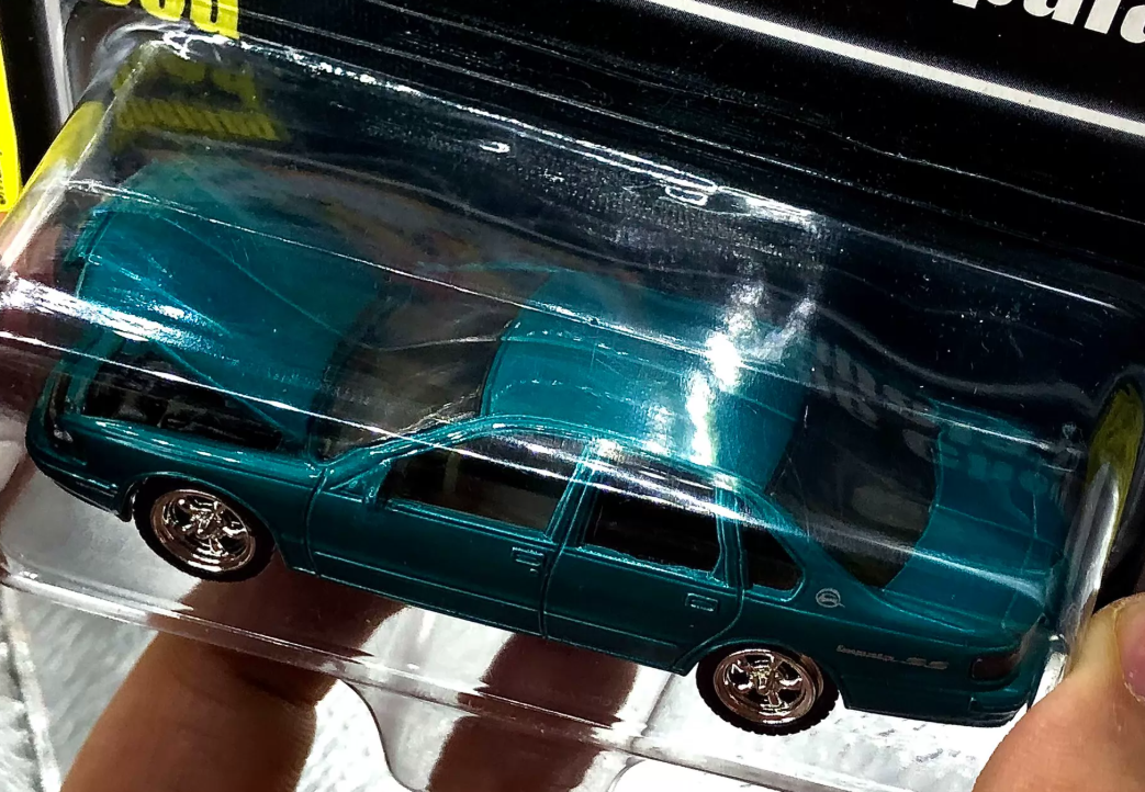 Revell 1:64 '96 Chevy Impala SS Lowrider Teal Diecast Rare