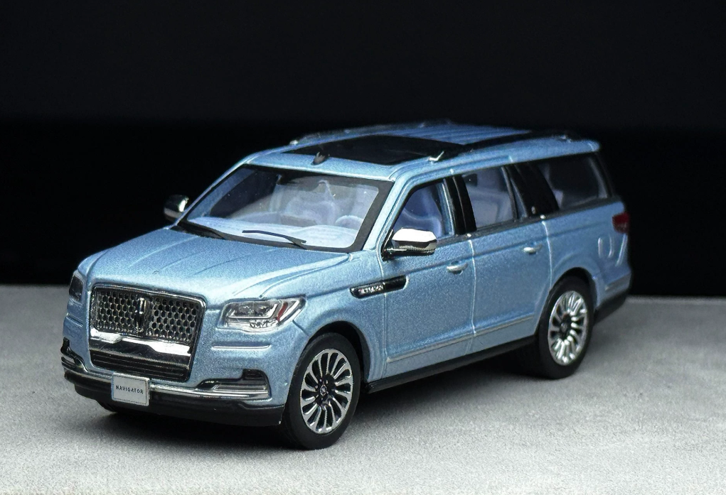 WTX 1/64 2022 Lincoln Navigator LWB Alloy Model A-Light Ice Blue