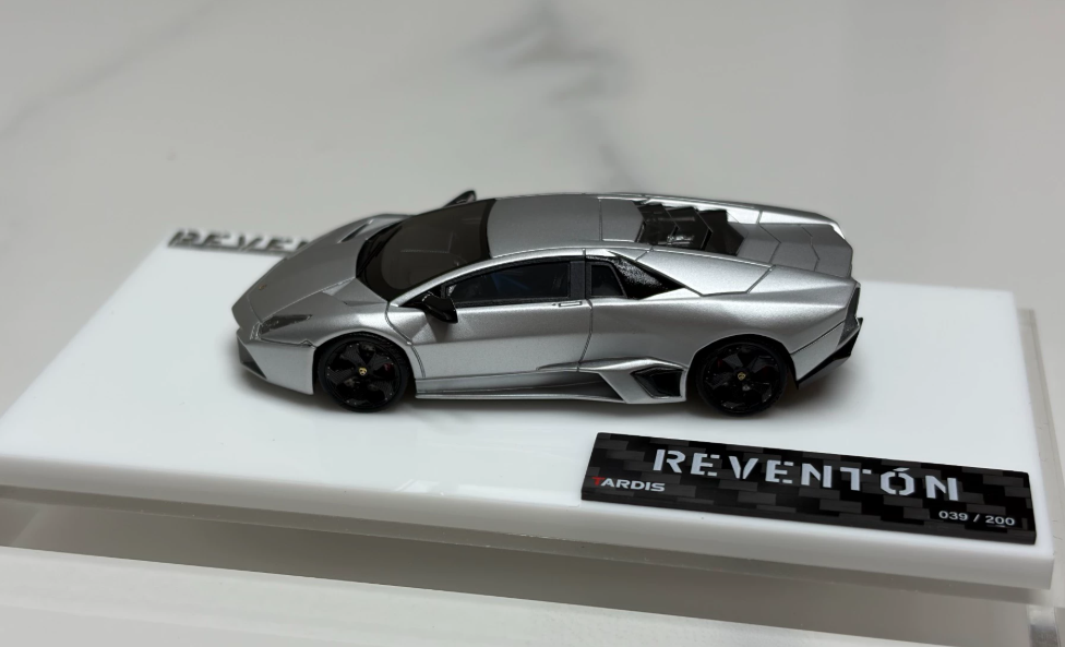 Tardis 1/64 Lamborghini Reventon Silver Model