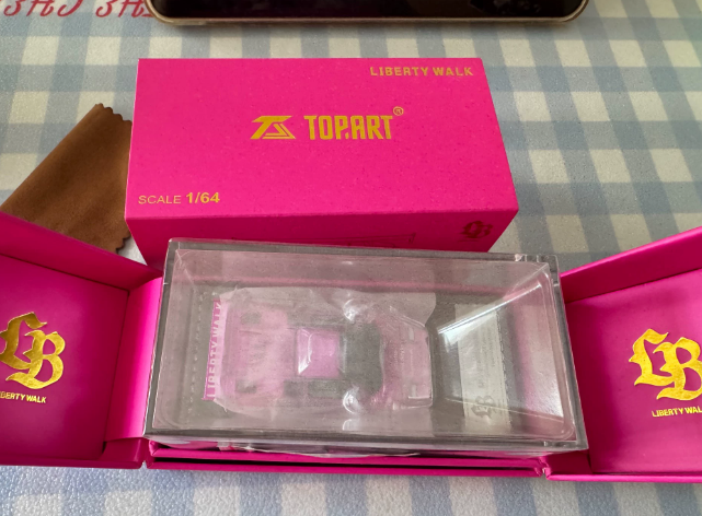 TOPART 1/64 LBWK Lamborghini Countach Metallic Pink Show Exclusive