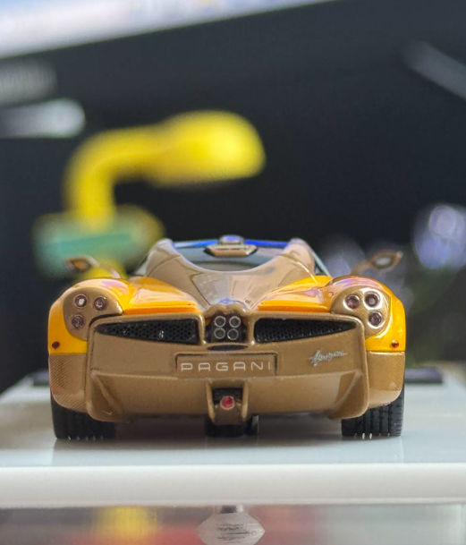 WAM 1/64 Pagani Huayra Coupe Gold Brown Carbon Limited 99