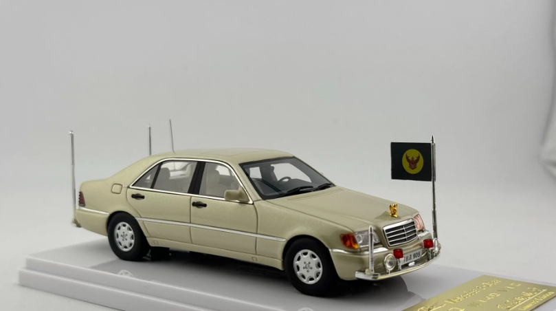 1/43 Mercedes-Benz W140 S-Class Thai Royal King Limousine Resin