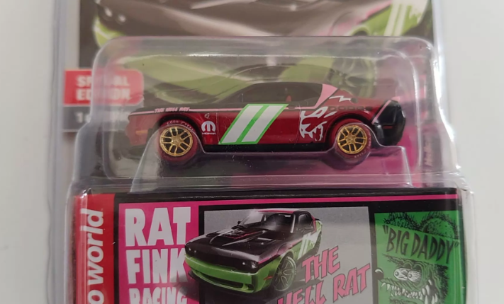 Auto World 1:64 2018 Dodge Challenger SRT Hellcat Rat Fink Chase Car