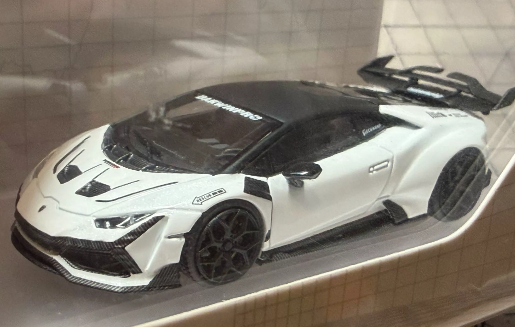 KING MODEL 1:64 Lamborghini Huracan DarwinPRO Lilith White Black Roof Diecast