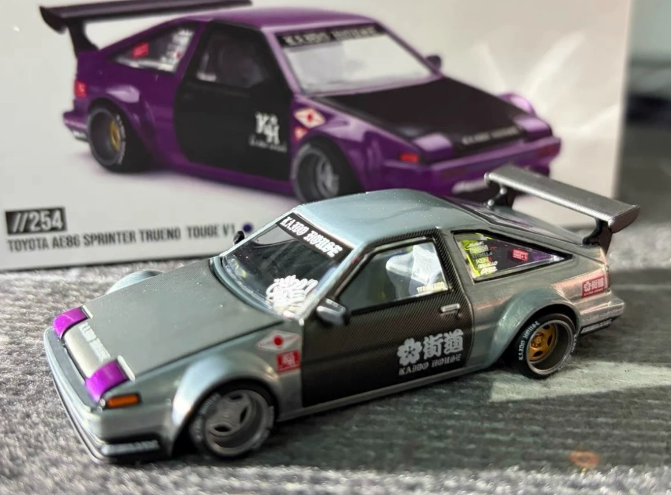 Kaido House Mini GT 1/64 Toyota AE86 Sprinter Trueno Touge V1 Raw Chase
