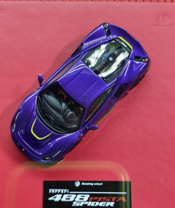Rotating Wheel 1/64 Ferrari 488 Pista Spider Hong Kong Purple Limited Thirty