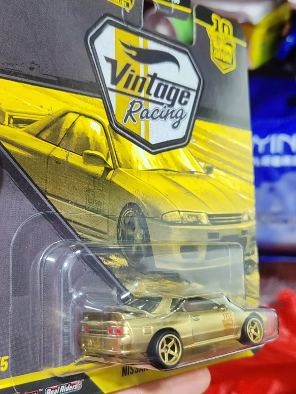 Hot Wheels Premium Nissan Skyline GT-R R32 Gold Vintage Racing 0/5