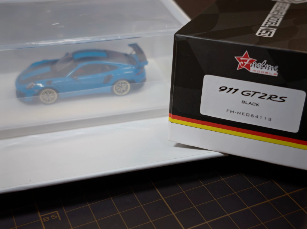 Fuelme 1/64 Porsche 911 991.2 GT3 RS Miami Blue
