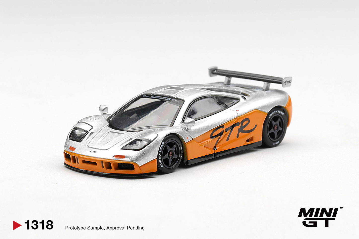 MINI GT 1/64 McLaren F1 GTR 1995 –Preorder Nov 2026