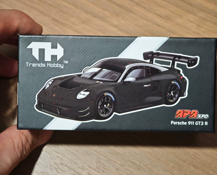 Trends Hobby 1/64 Porsche 911 GT3 R Carbon Fiber Foshan APA
