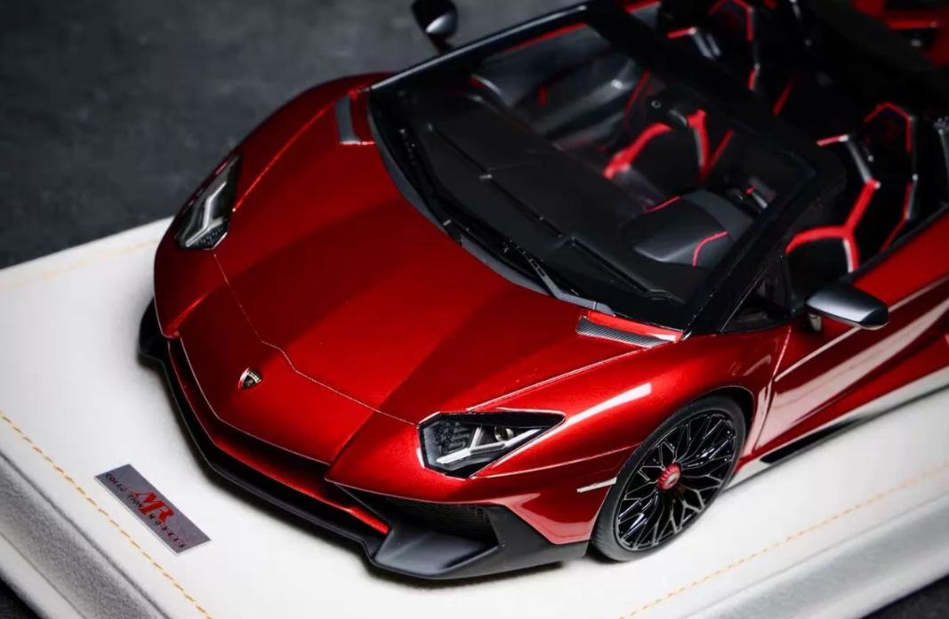 MR Collection Models 1/18 Lamborghini Aventador SV Roadster One-Off Metal Red
