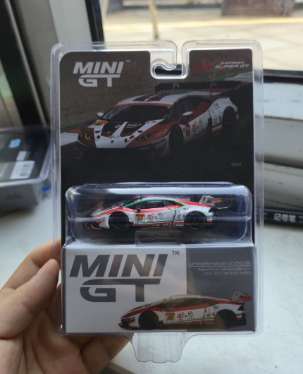 MINI GT 572 Lamborghini Huracan GT3 EVO JLOC 88 Super GT